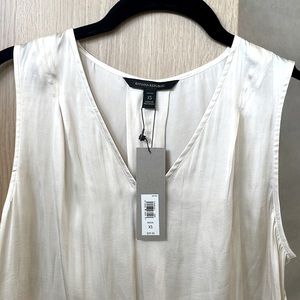 Banana Republic Cream Sleeveless Silk Blouse, Size XS Petite